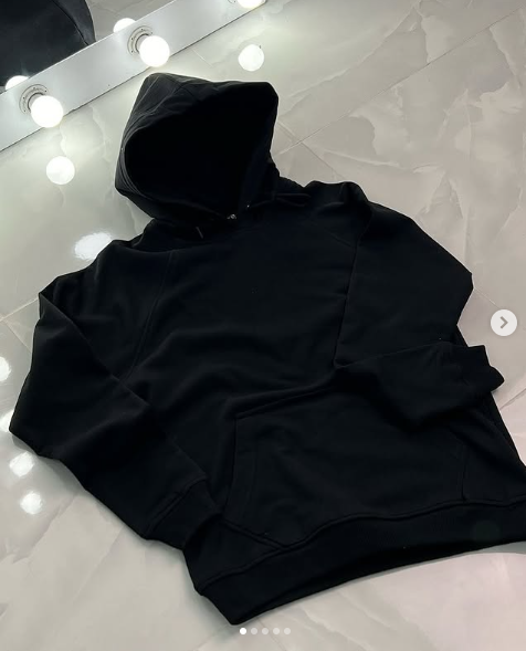 HOODIE BASIQUE NOIR